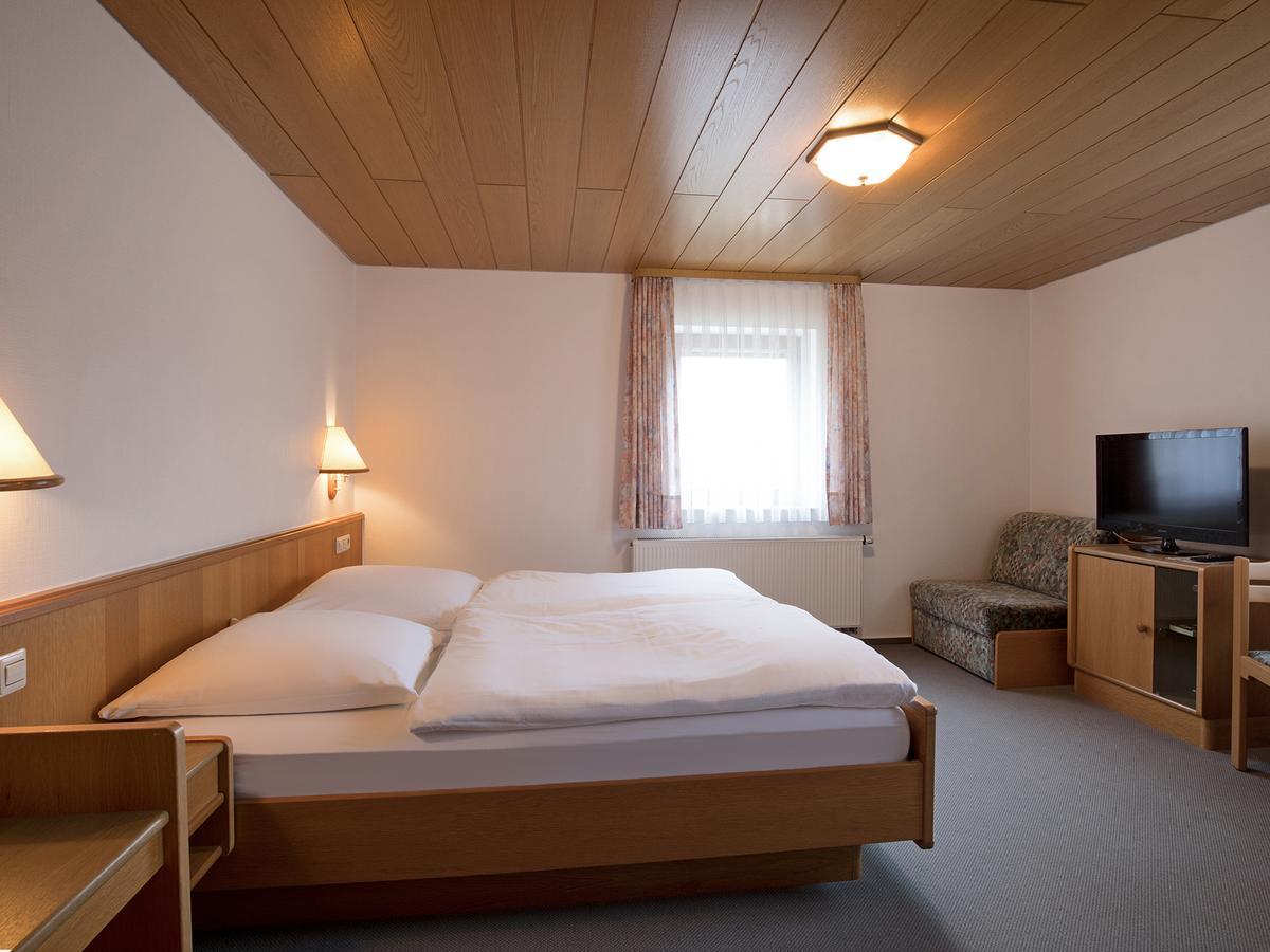 Landgasthof Adler Utzmemmingen Bagian luar foto